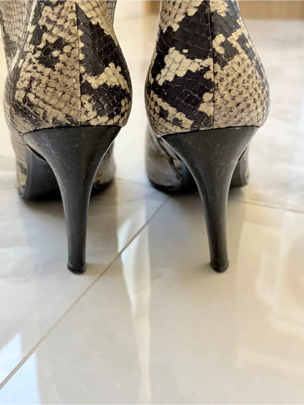 Stuart Weitzman Snake Print Leather Ankle Booties Pointed Toe Heels Women’s 7.5